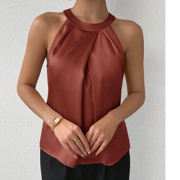 Classic Satin Pleated Solid Tank Top - Picture 3 of 12